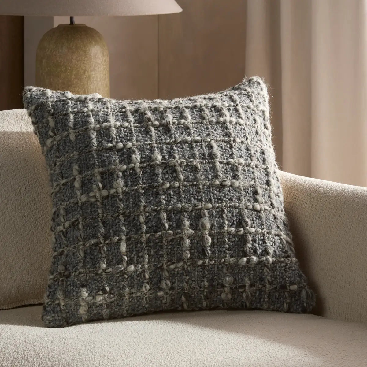 Decor Jaipur Living ANGORA AGO23 22 INCH