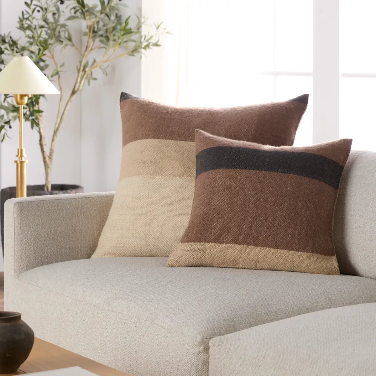 Decor Jaipur Living MARGOSA MGP08 26 INCH PILLOW